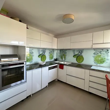 Constanta Central Apartment